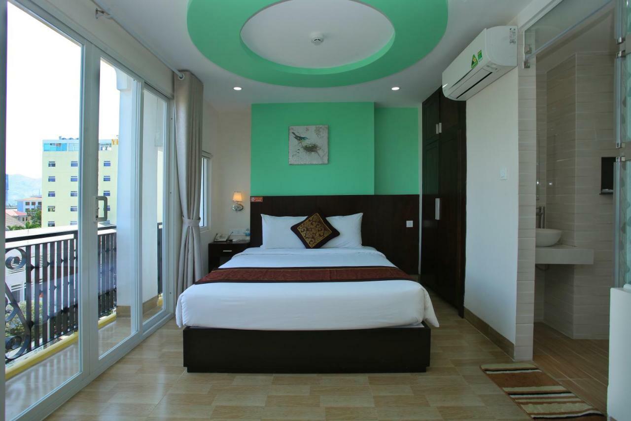 Melyna Hotel Nha Trang Bagian luar foto